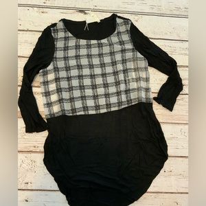 Two‎ by Vince Camuto Plaid Blouse - Small